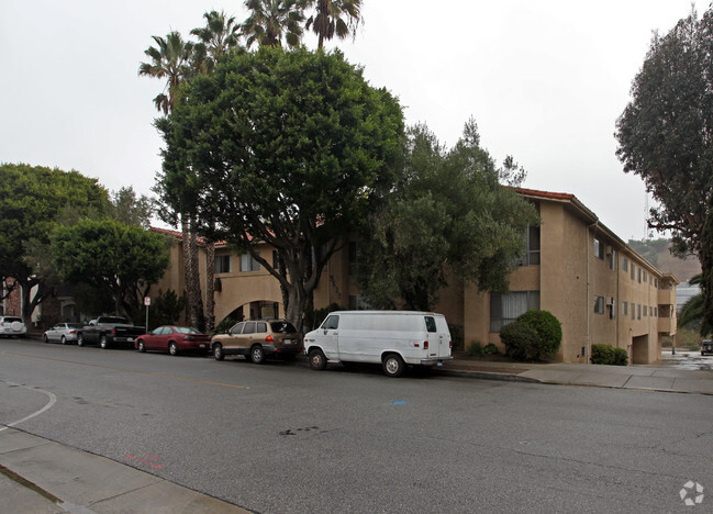 Building Photo - 9632 Lucerne Ave Rental