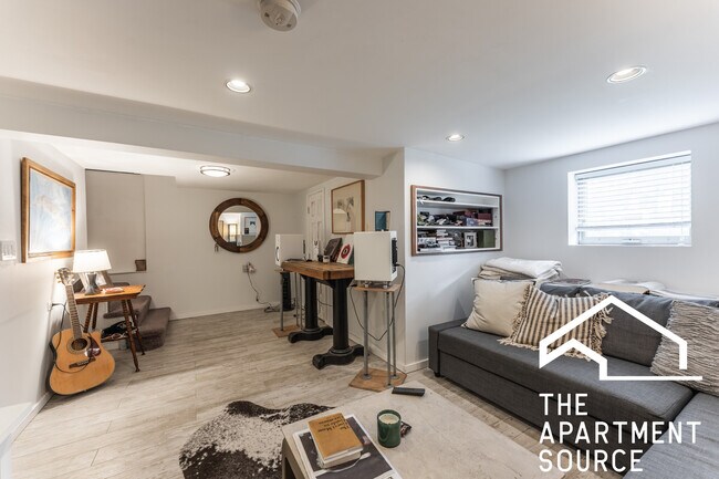 Building Photo - 2732 N Monticello Ave Unit G Rental