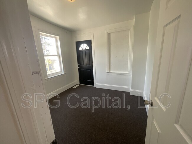 Photo - 613 W Mason Ave House