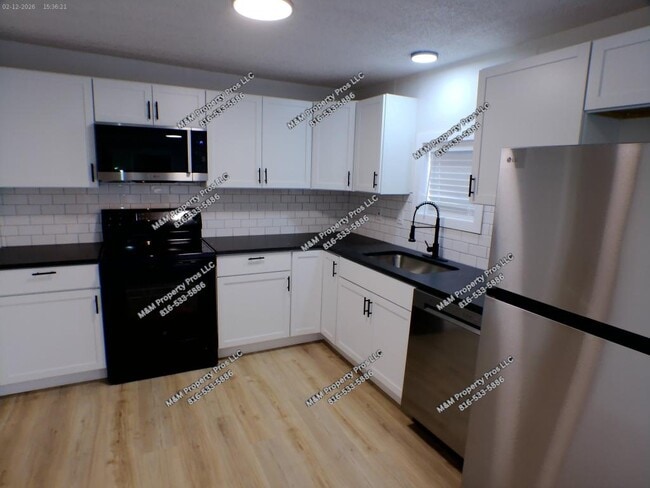 Photo - 8208 W 81st St