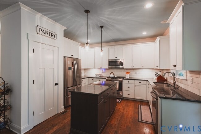 Photo - 900 Eagle Pl