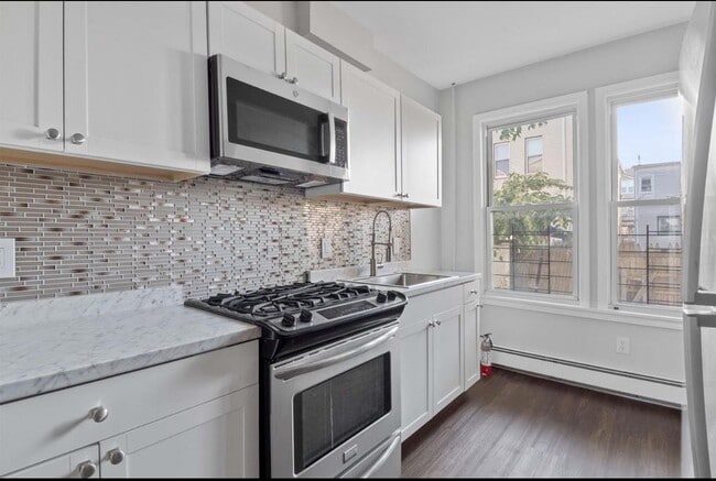 Photo - 35 McAdoo Ave Unit 1