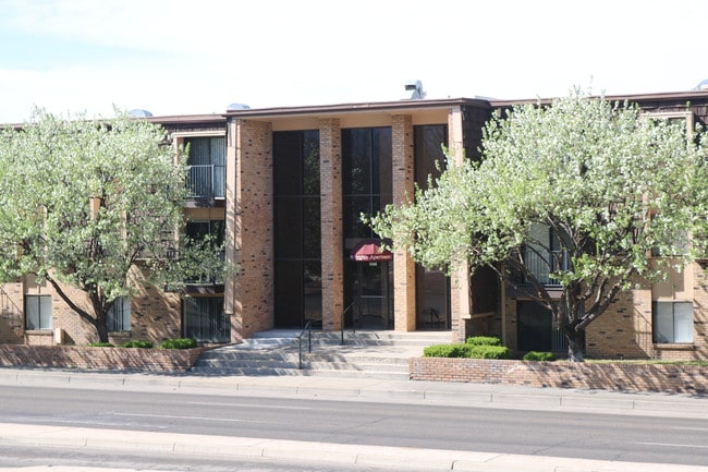 Academy Heights Apartments, 5555 Wyoming Blvd NE, Albuquerque, NM 87109