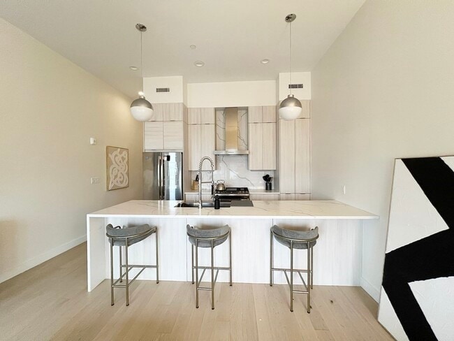Photo - 360 Meridian St Unidad 7