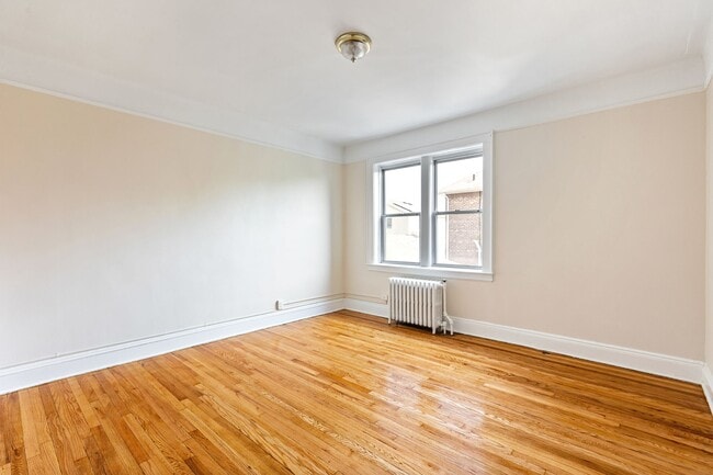 Photo - 271 Williams Ave