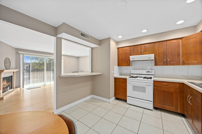 Photo - 11126 S 84th Ave Unit 11126