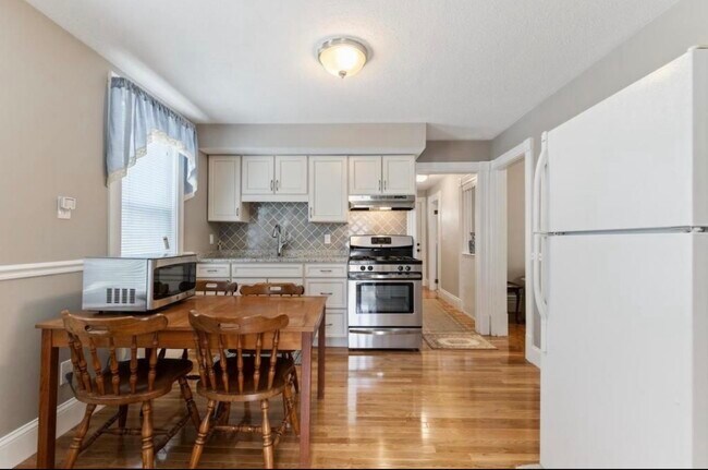 Photo - 52 Valley St Unit R1