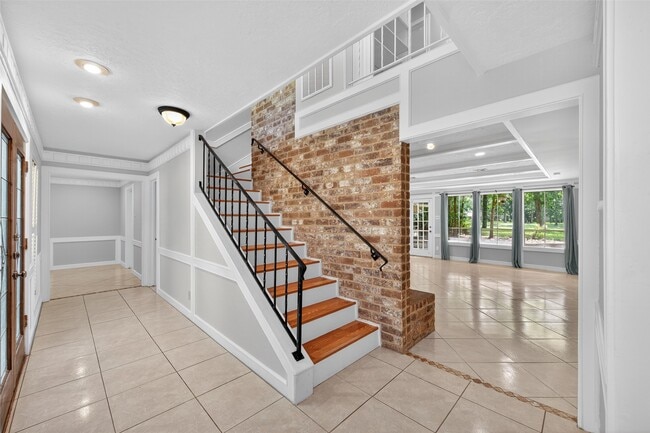 Photo - 663 Ravensworth Dr