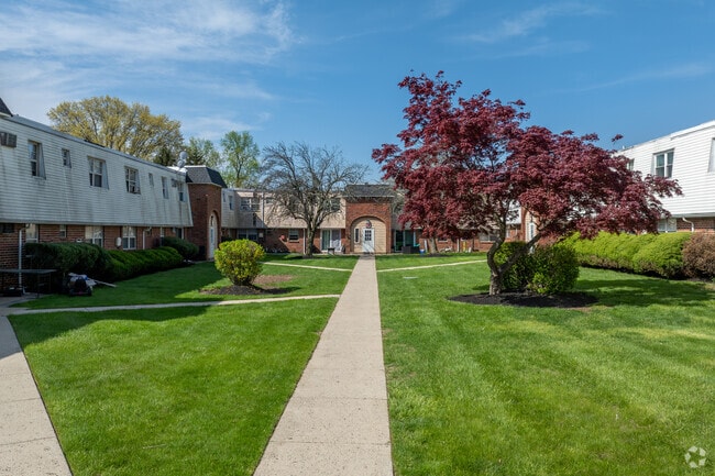 Salem Crossing Apartments