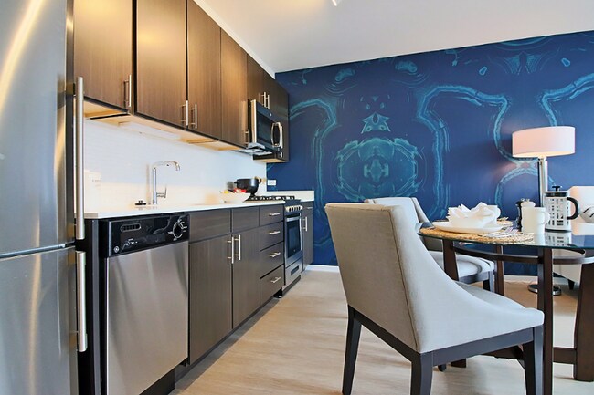 Photo - 152 W Superior St