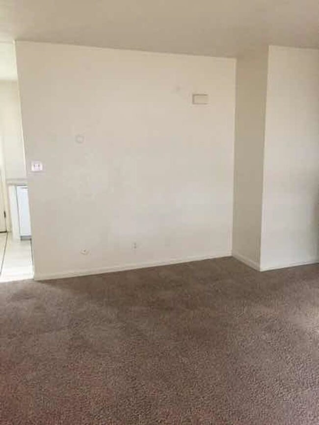 Photo - 1105-1107 Baker St Duplex Unit 1107