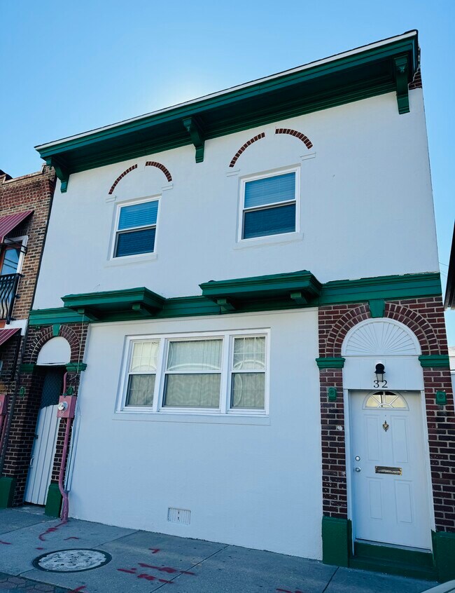 32 N Mississippi Ave House House - Image 