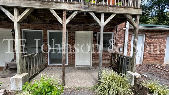 Photo - Your Perfect 1 Bedroom Oasis Awaits at Wal... Unidad 5020 Reidsville 12