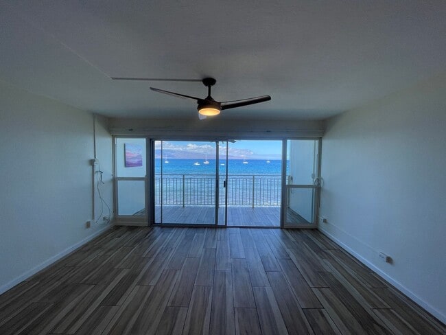 Photo - Lahaina Roads Oceanfront One Bedroom Unit 307