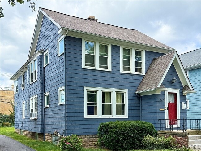 Photo - 245 Hamilton Dr