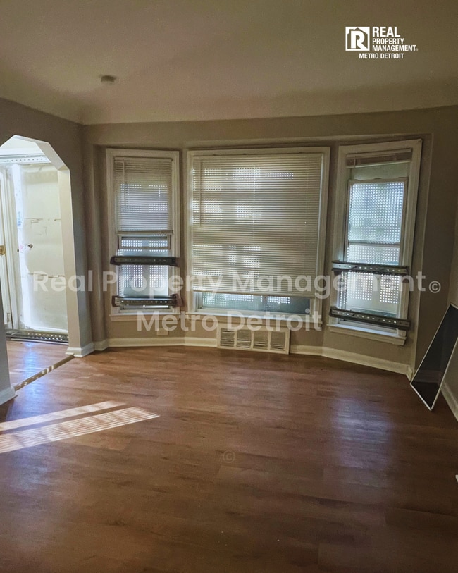 Photo - 18445 Ardmore St