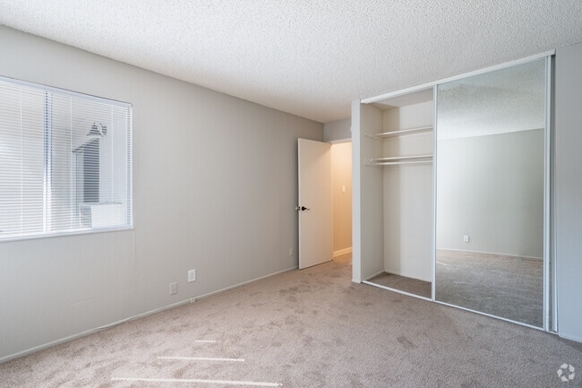 1BR-1BA-700SF