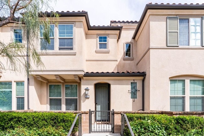 Building Photo - 62 Savannah