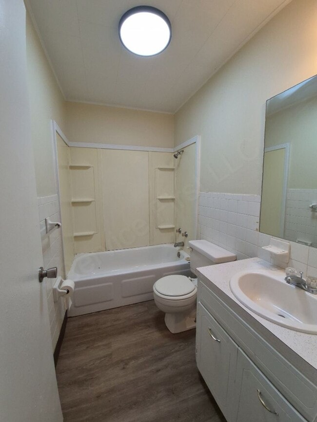 Photo - Bailey Apartments Unit 06