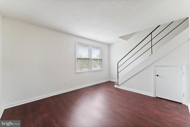 Photo - 2510 Iverson St