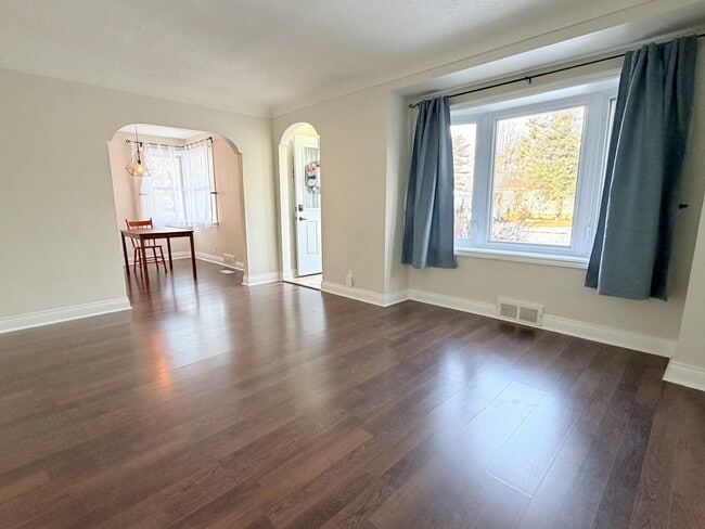 Photo - 731 Pineview Ave