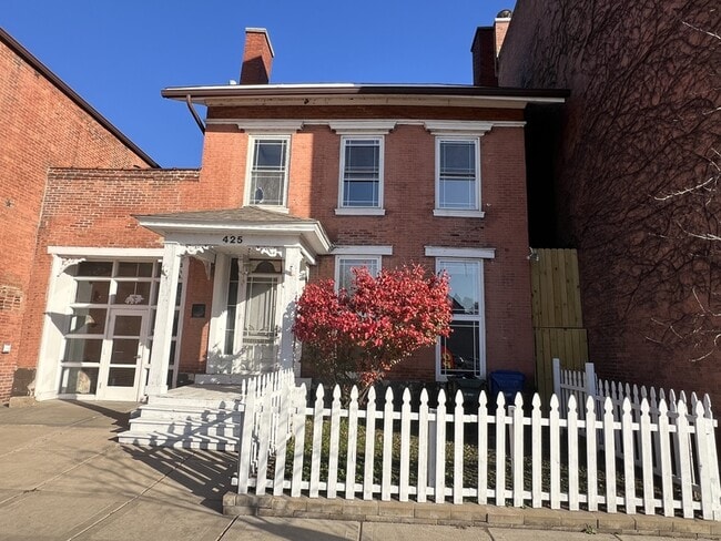 Photo - 425 N Brady St