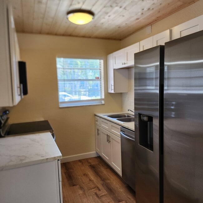 Photo - 220 Lucerne Ave Unit Townsite Apts. 1 4