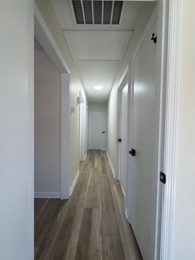 Photo - ****** HALF OFF FIRST FULL MONTH OF RENT!! ******