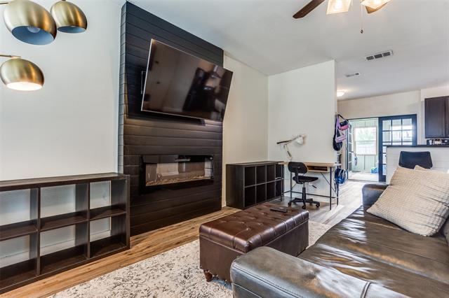 Photo - 803 Greene Way