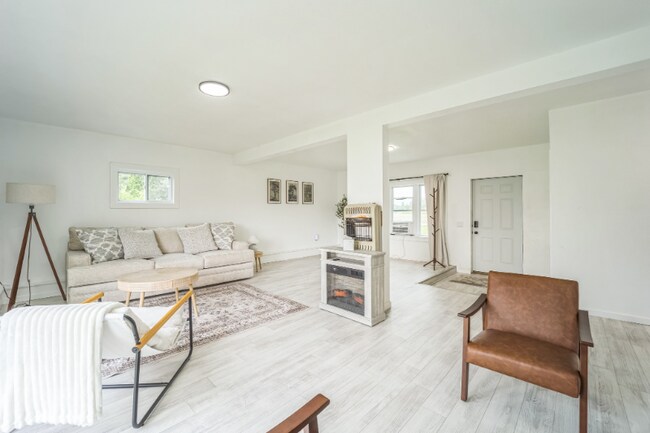 Photo - 1323 Whitehouse Trail