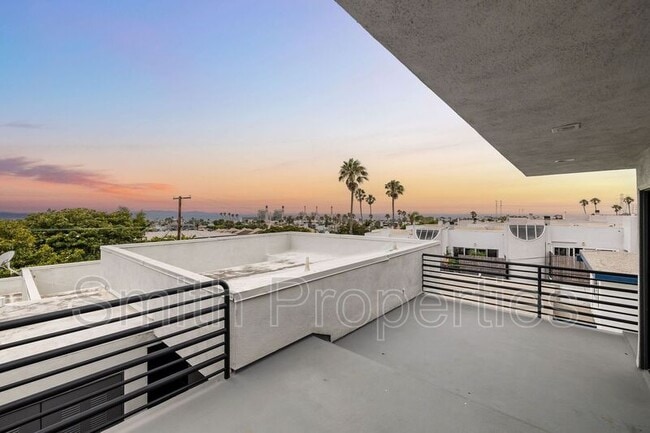 Photo - 604 N Irena Ave Unidad #B Rental