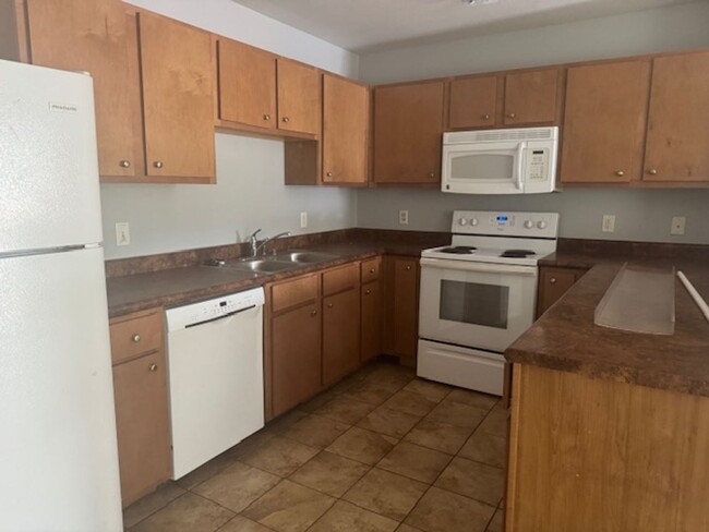 Photo - 570 Sterling Price St Apartamento Unidad 102