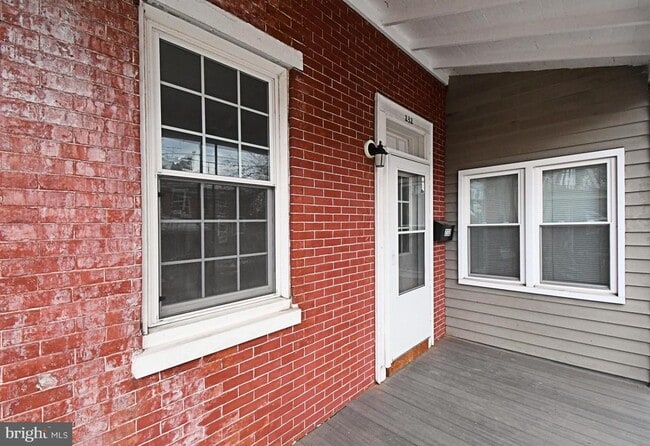 Photo - 232 Morgan St