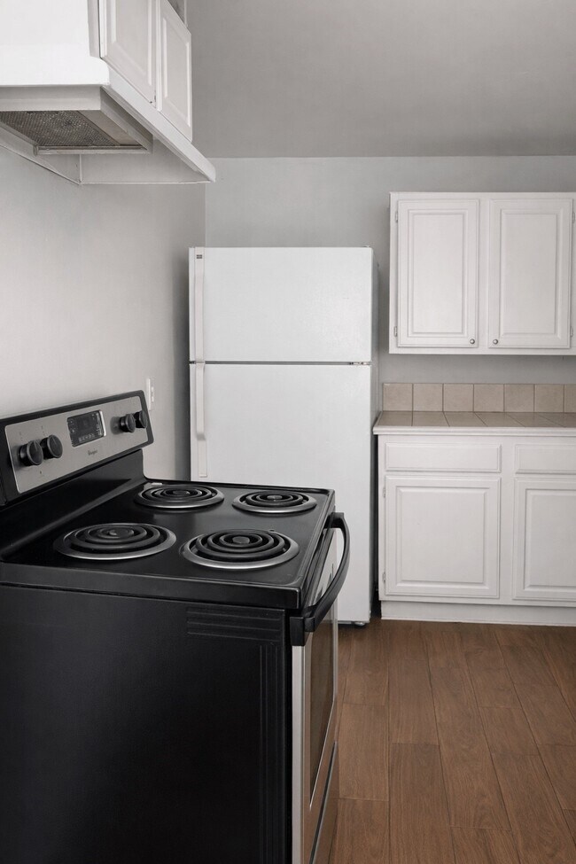 Photo - 1901-1940 40th St Unit 4