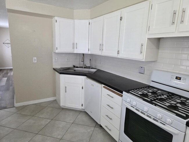 Photo - 709 E 1300 N St