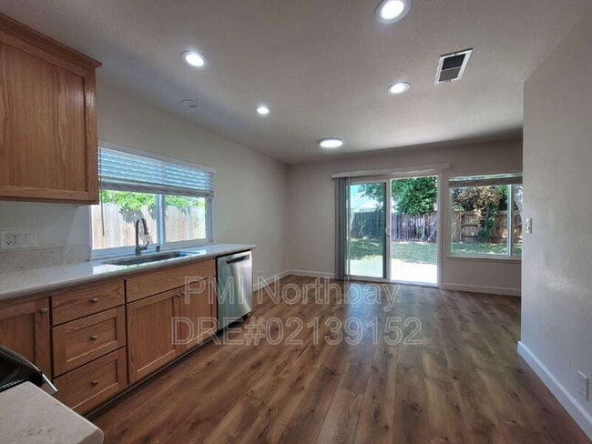 Photo - 2578 Pembrook Way