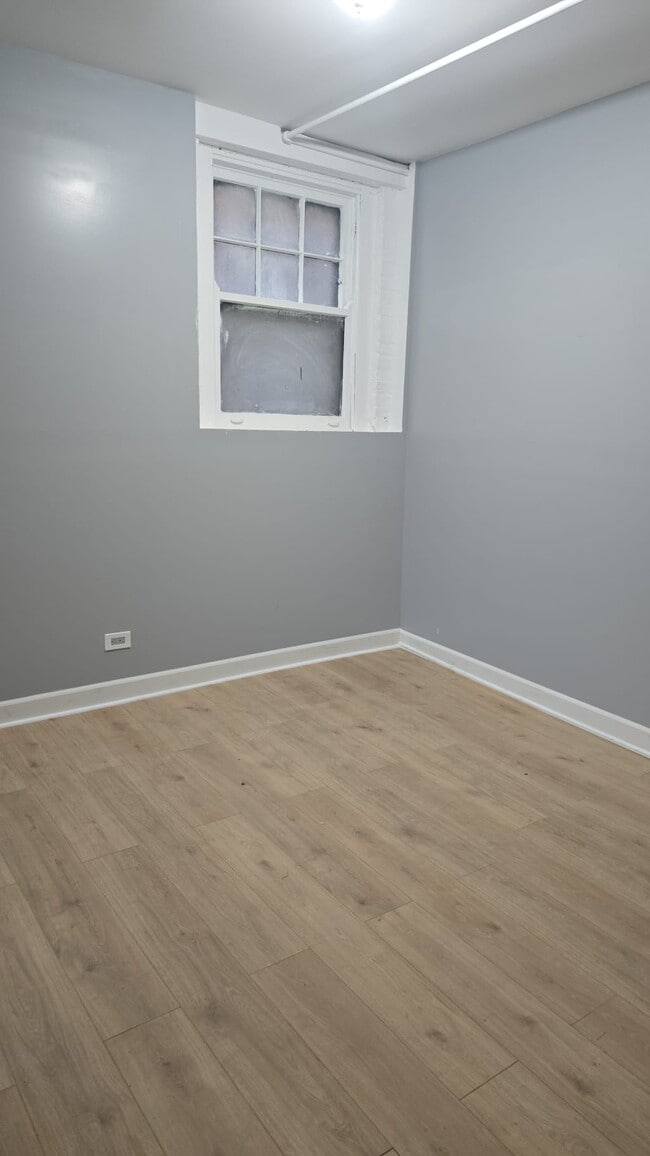 6745 S Crandon Ave Unidad CRANDON basement