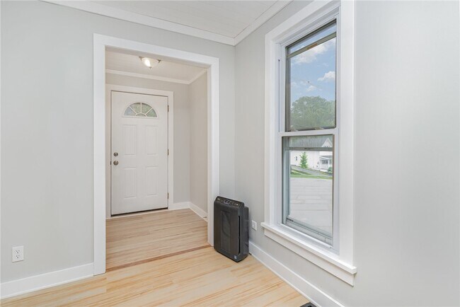 Photo - 25 Summit St