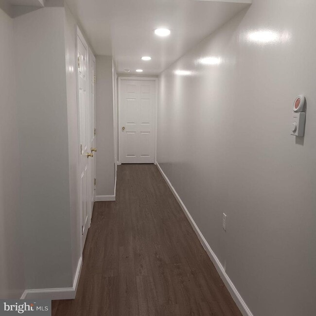 Photo - 1342 Orthodox St