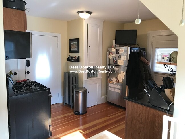 Photo - 21 Chandler St Unit 3