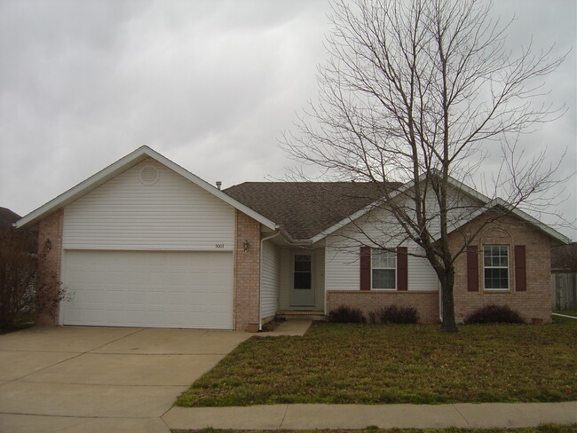 OZARK - 5003 N. 9TH ST. - NO PETS - CALL O... - OZARK - 5003 N. 9TH ST. - NO PETS - CALL O... Casa