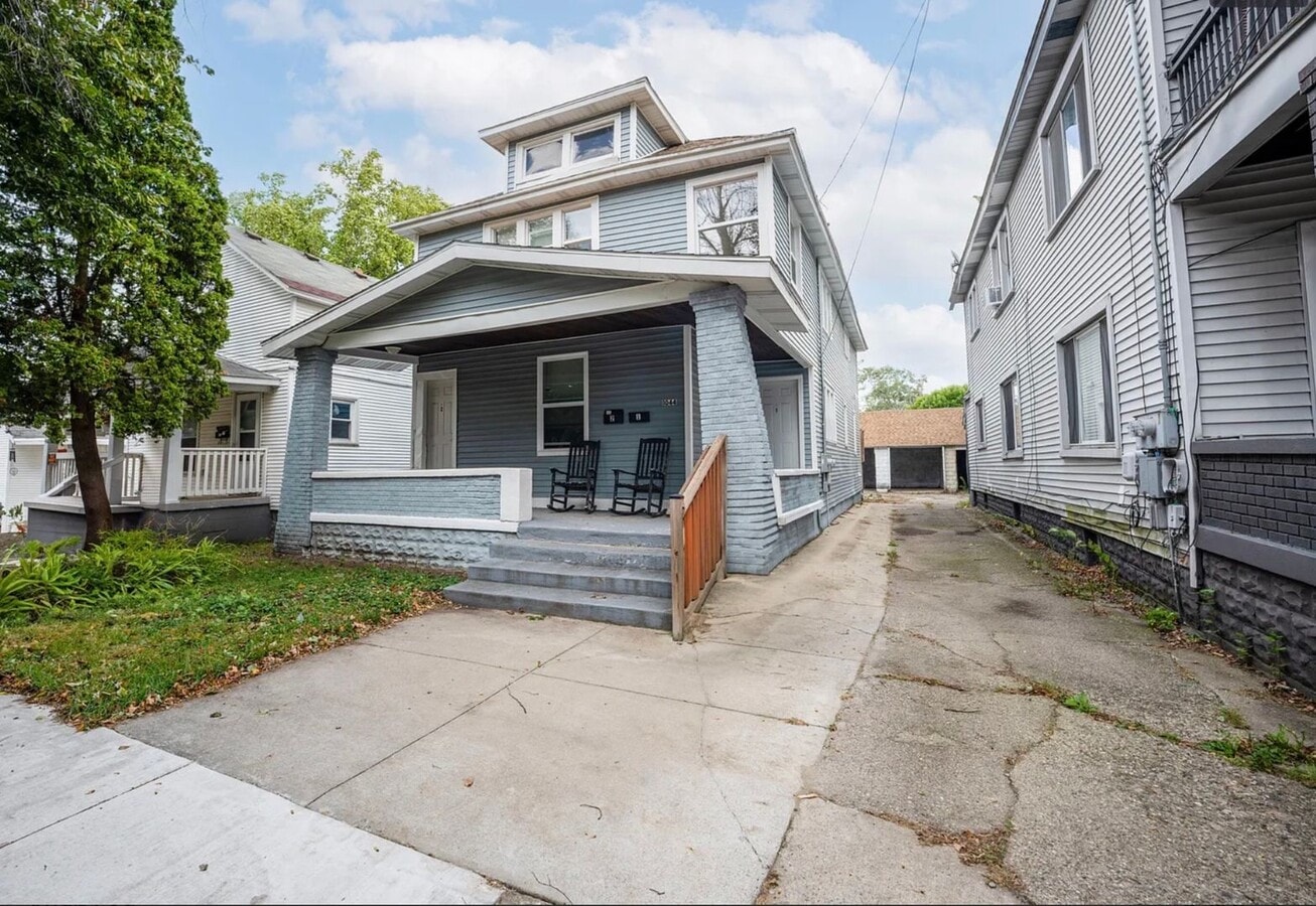 Photo - 1044 Muskegon Ave NW Unit 1