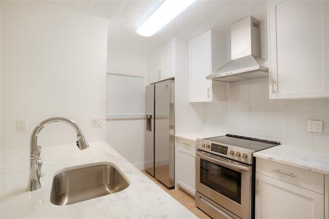 Photo - 530 S Federal Hwy Unidad 14