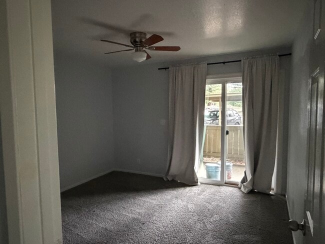 Living room - 720 Sunrise Ave Unit 55