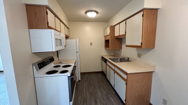 Photo - 1949 Western Ave Unidad 305