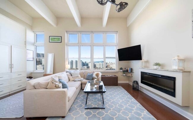 Building Photo - 1500 Washington St Unit 7P