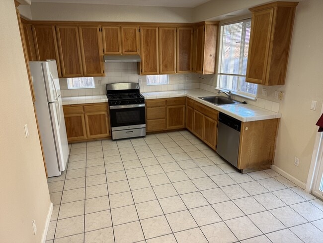 Photo - 4233 Quimby St