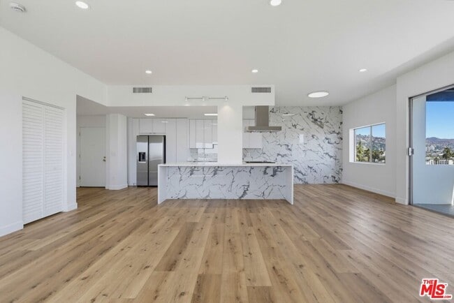 Photo - 435 N Oakhurst Dr Unit 1002