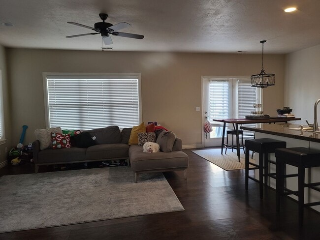 Photo - Three Bedroom Town Home  near Union Park Available February 1st