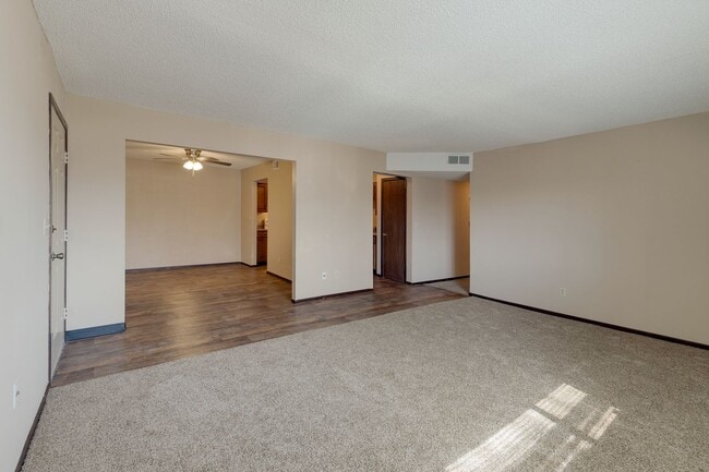 Photo - Aragon Apartments